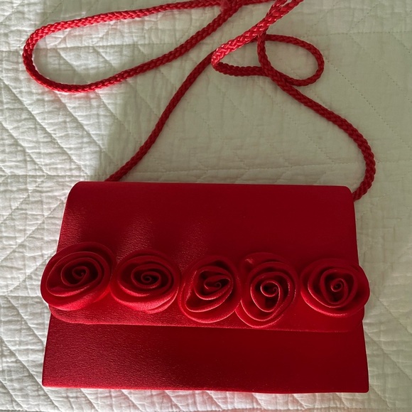 Elegant Red Floral Women's Bag - Picture 2 of 2